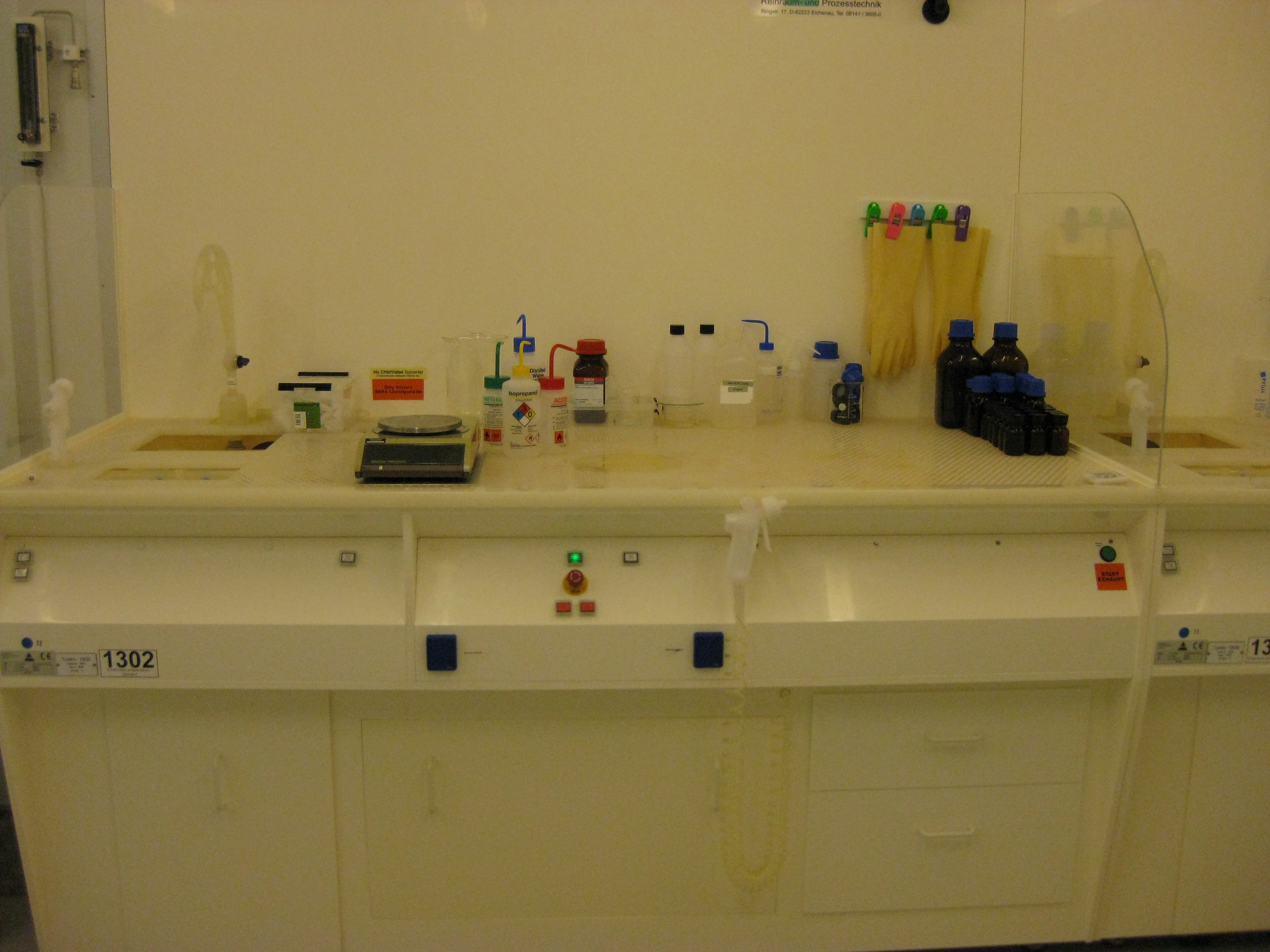Picture of Wet Bench - Solvent - Chemical preparation 