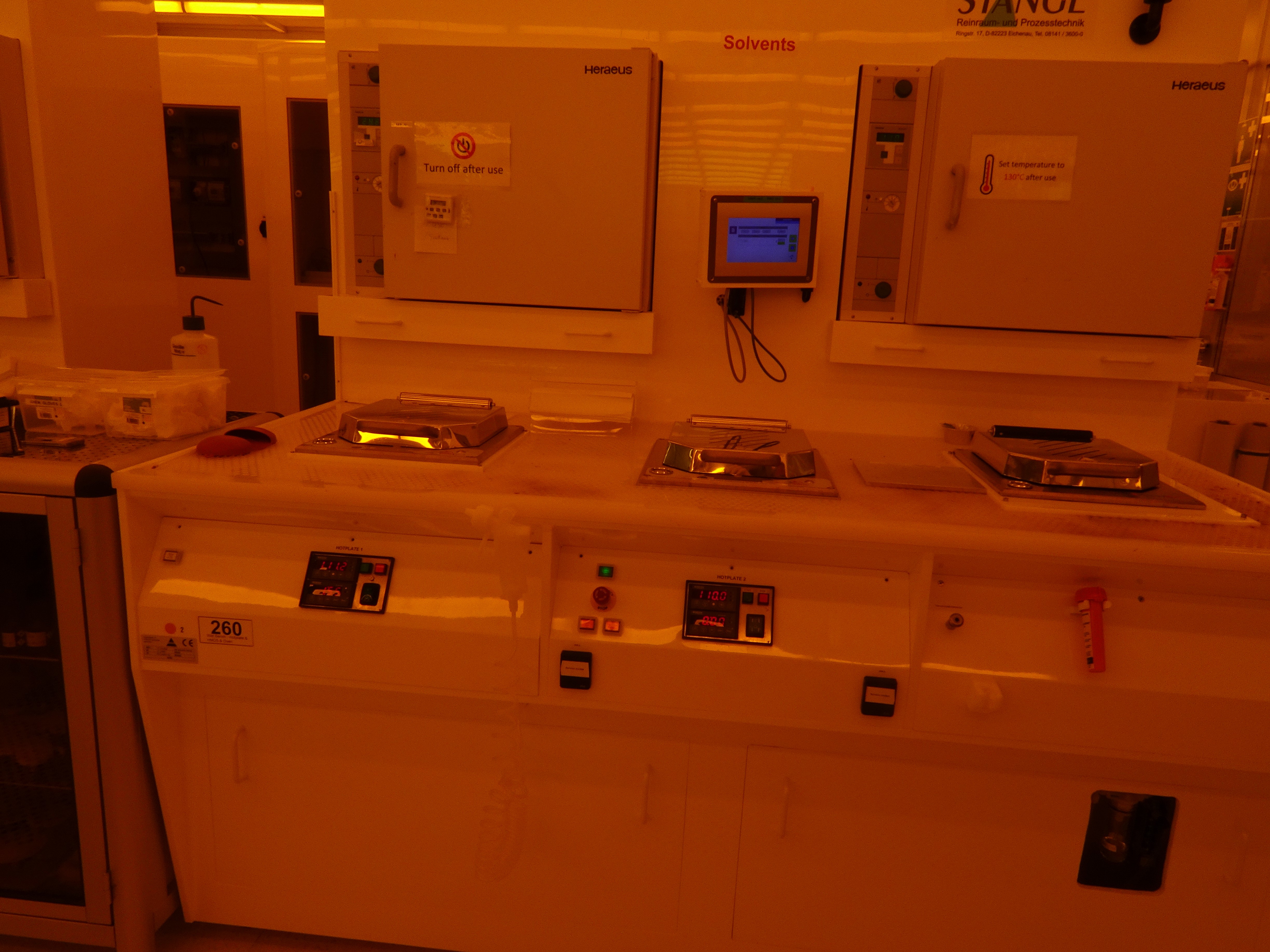 Picture of Wet Bench - Hotplate & HMDS & Oven