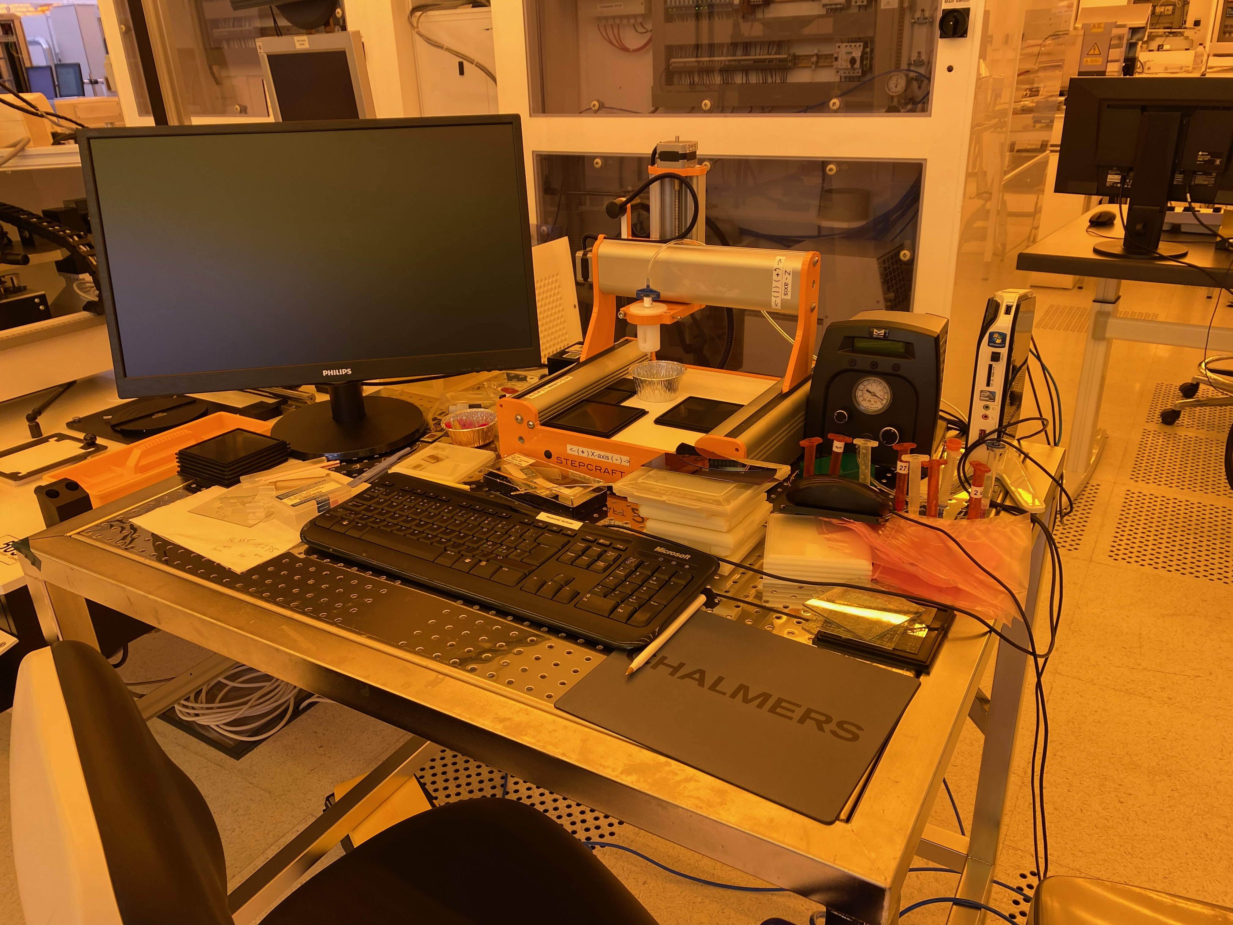 Picture of Glue Dispensing System - LCD line  